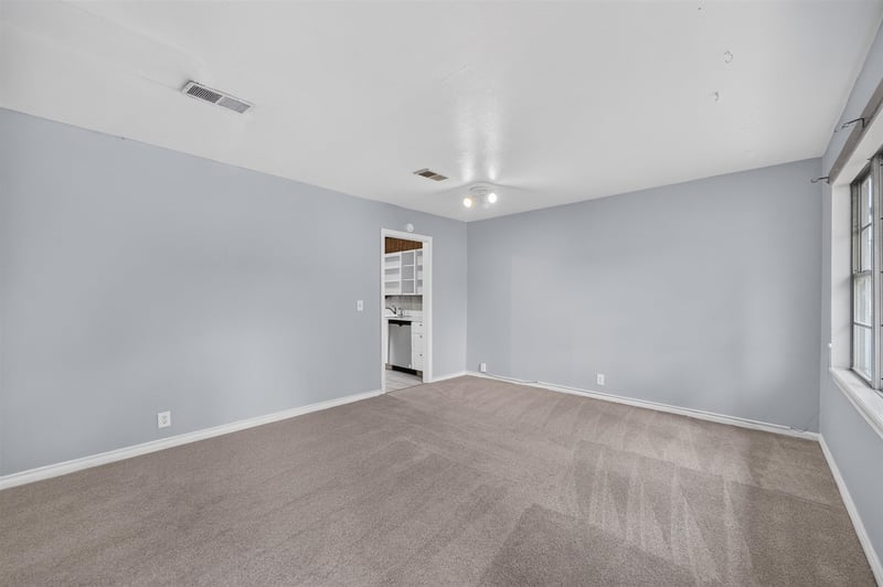 4269 Cumberland St, Wichita, KS 67216