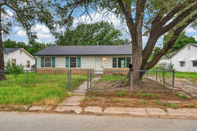 4269 Cumberland St, Wichita, KS 67216