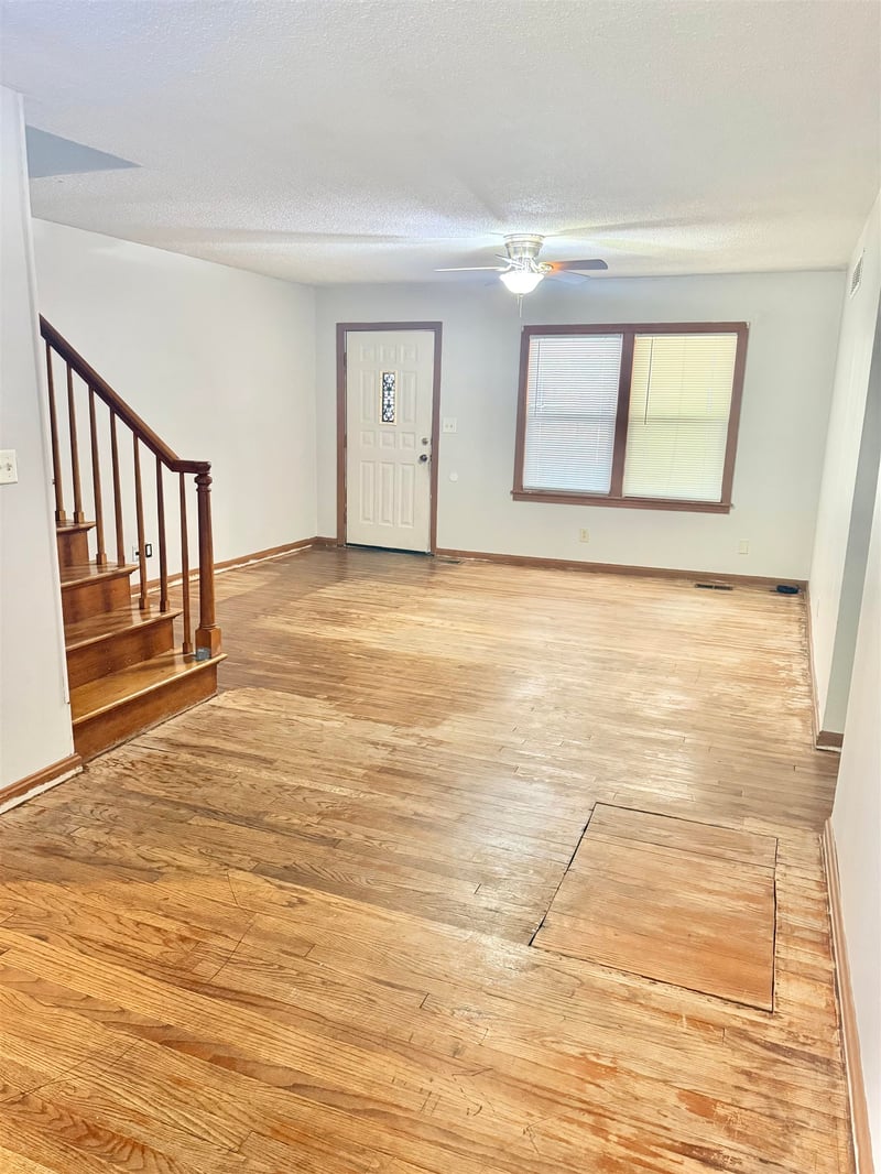 733 Crestway Ave, Wichita, KS 67218