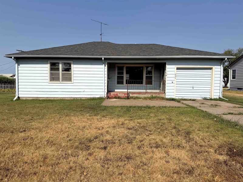 604 3rd St, Bushton, KS 67427