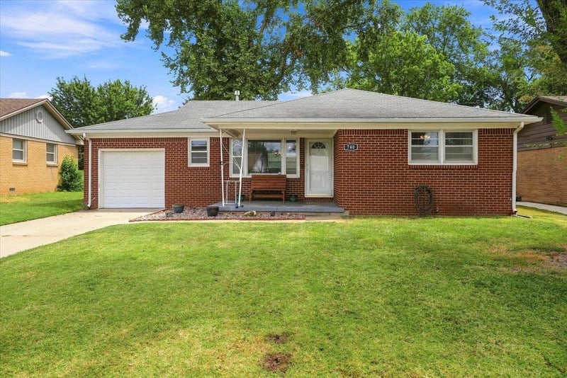 740 El Paso Dr, Derby, KS 67037