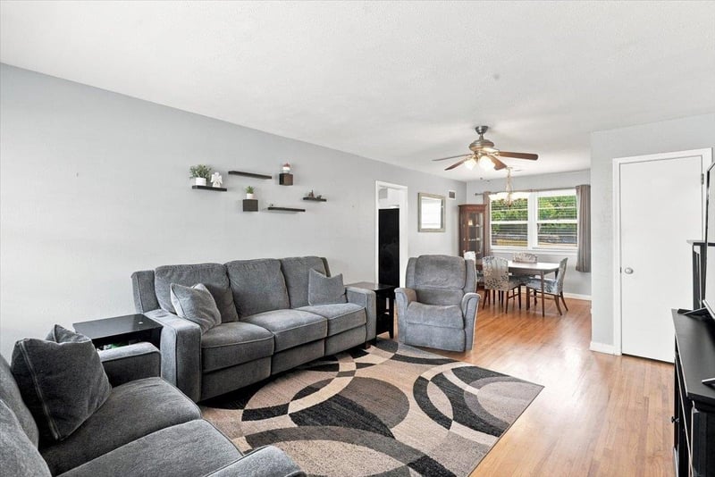740 El Paso Dr, Derby, KS 67037