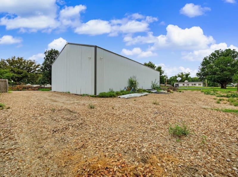 826 13th St, Salina, KS 67401