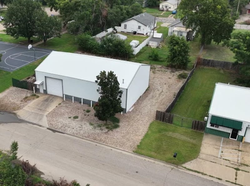 826 13th St, Salina, KS 67401