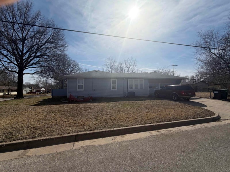 2201 Broadview St, Wichita, KS 67218