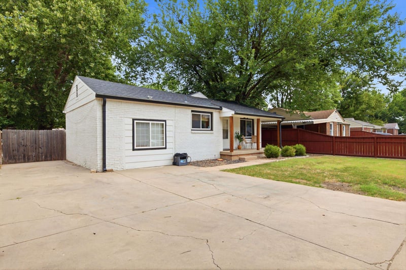 1208 Luther St, Wichita, KS 67216