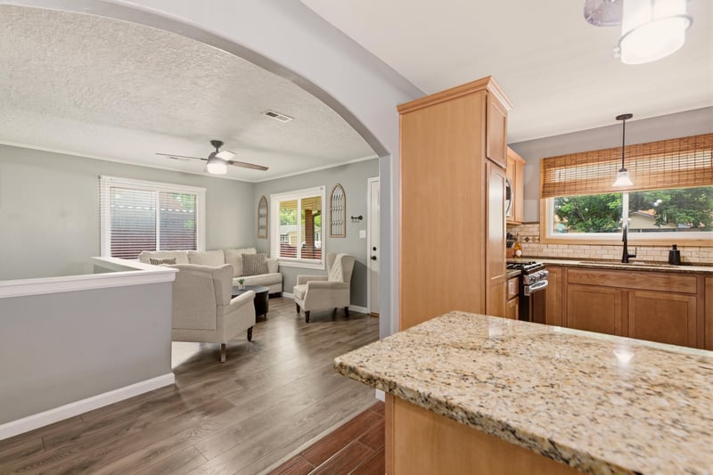 1208 E Luther St, Wichita, KS 67216