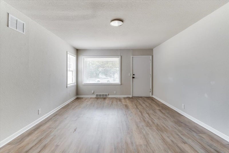 1638 Faulders Ln, Wichita, KS 67208