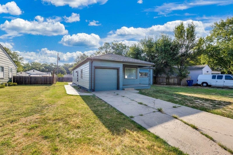 1638 S Faulders Ln, Wichita, KS 67208