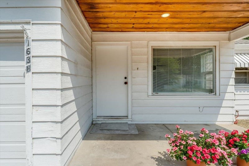 1638 Faulders Ln, Wichita, KS 67208