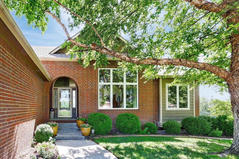 516 Fiddlers Creek St, Valley Center, KS 67147