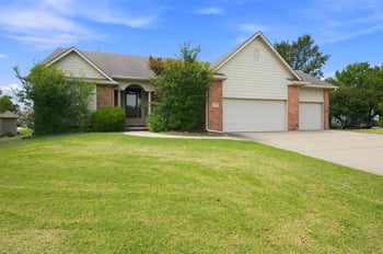 837 Bracken Cir, Wichita, KS 67206