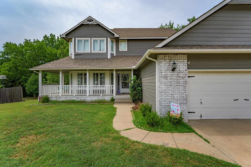 500 W White Tail St, Derby, KS 67037-2560