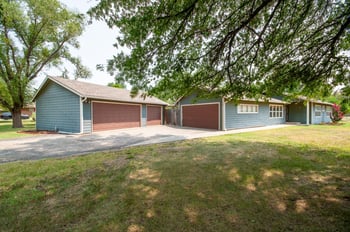 6524 University , Wichita, KS 67209