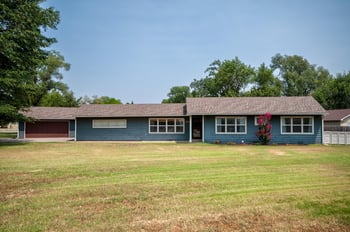 6524 University , Wichita, KS 67209