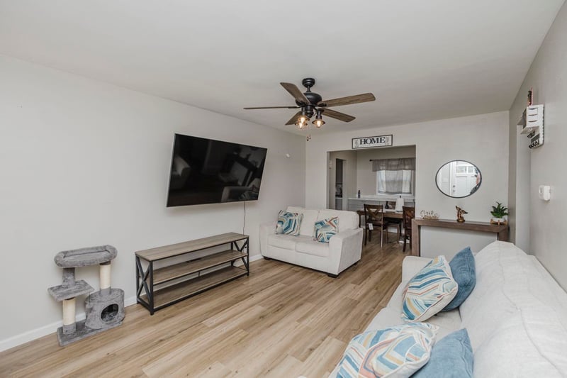 1816 Millwood , Wichita, KS 67213