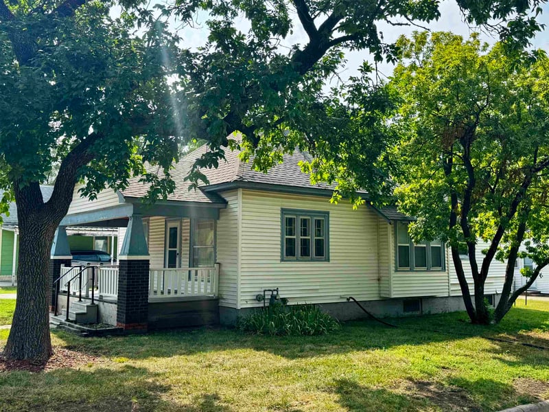 131 5th , Newton, KS 67114