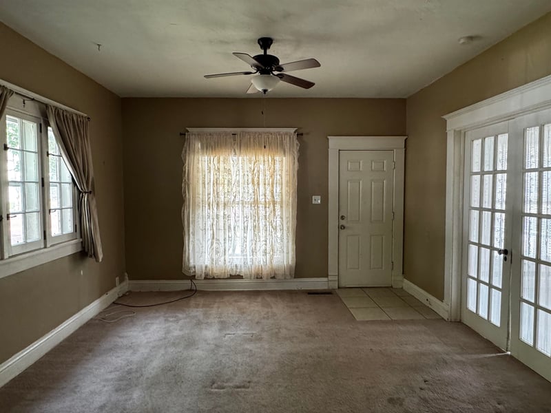 131 5th , Newton, KS 67114