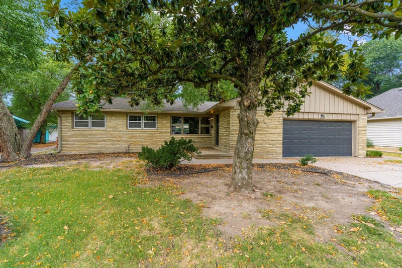 1049 Armour St, Wichita, KS 67206