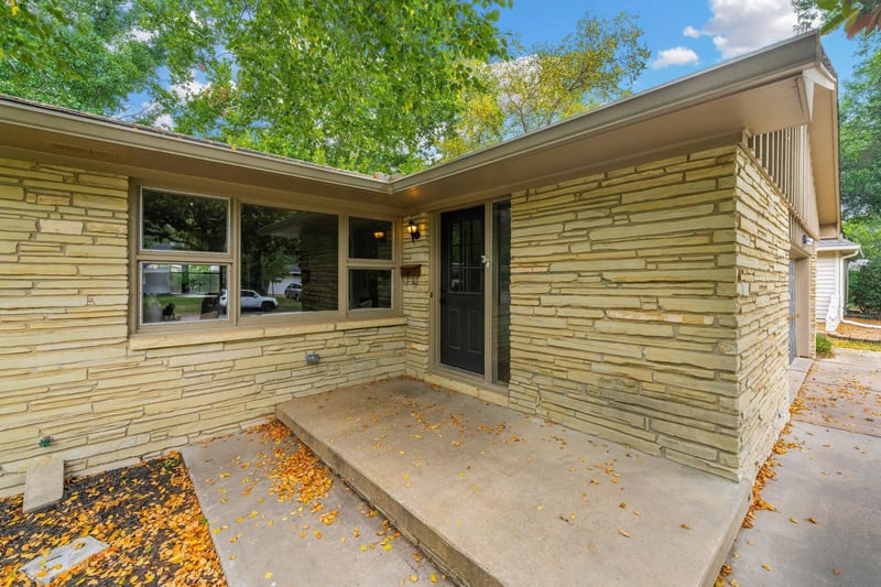1049 Armour St, Wichita, KS 67206
