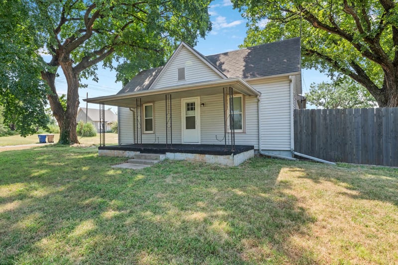 627 Raff St, Kingman, KS 67068