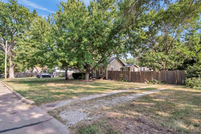 621 Grant St, Mcpherson, KS 67460