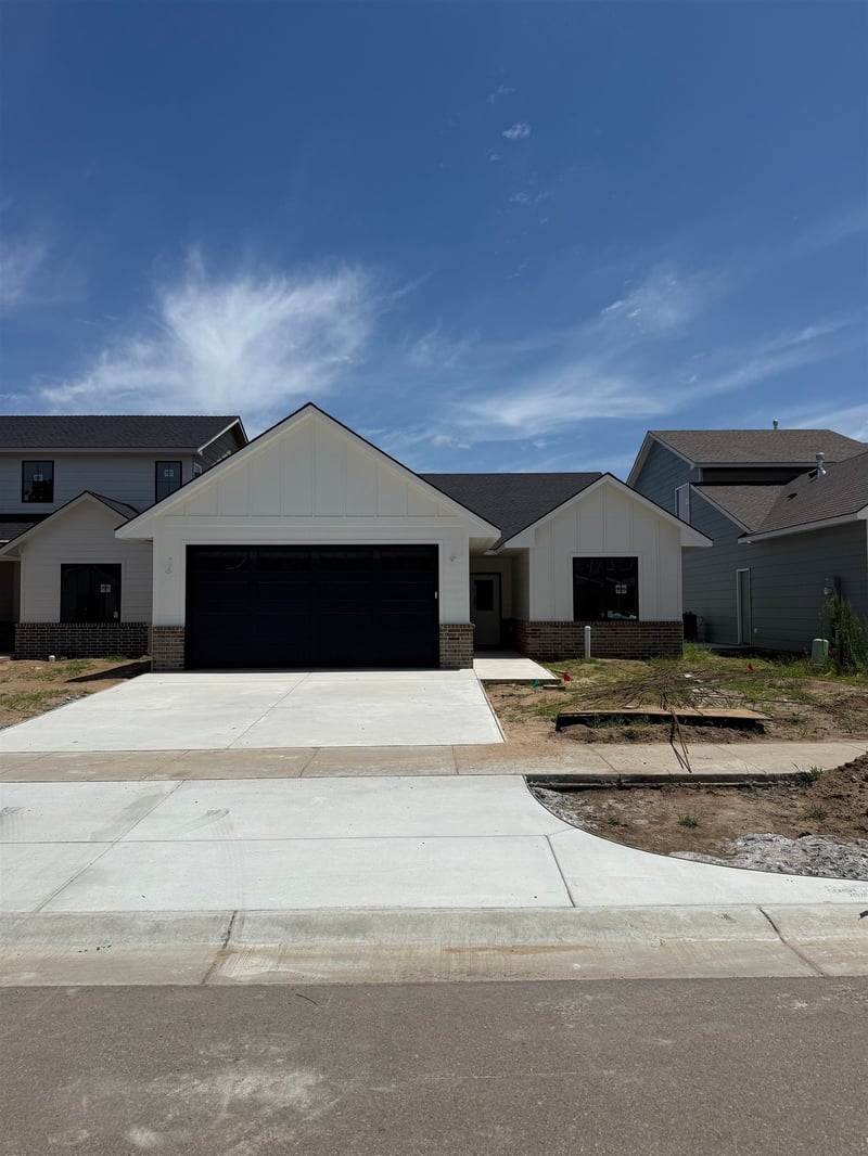 5598 Wandering Way, Maize, KS 67101