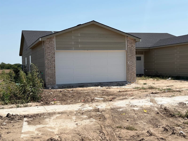 2912 S Denene #100, Wichita, KS 67215
