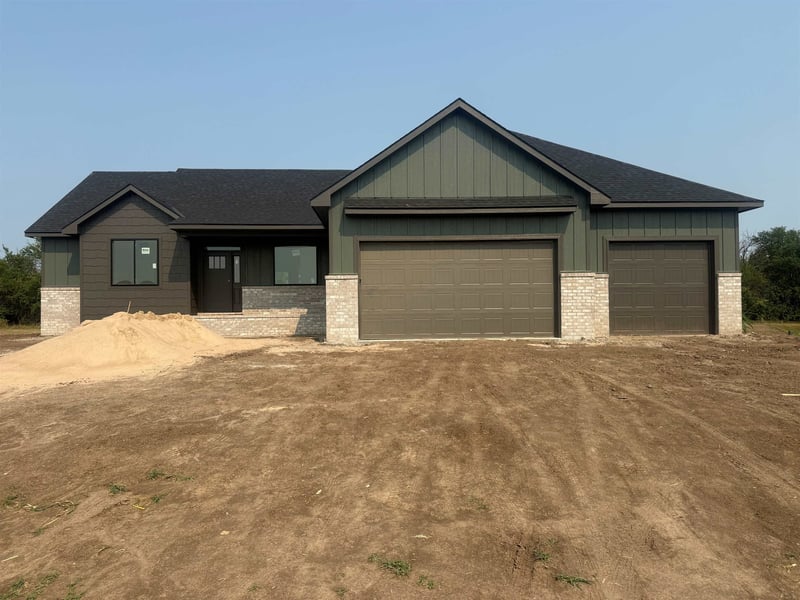 1493 Cozy Hollow Ct, Goddard, KS 67052
