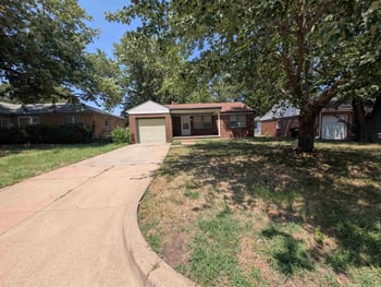6008 Castle Dr, Wichita, KS 67218