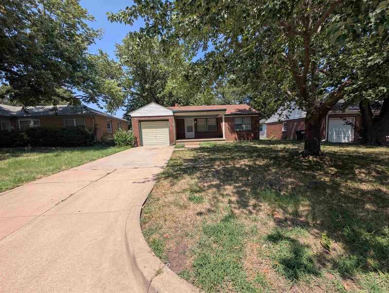 6008 Castle Dr, Wichita, KS 67218