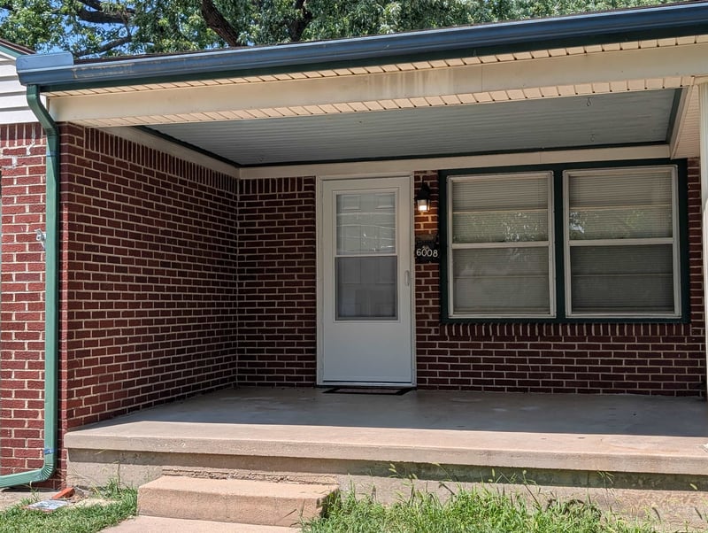 6008 Castle Dr, Wichita, KS 67218