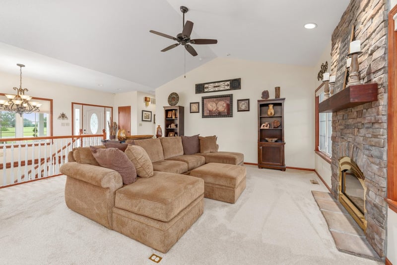 20707 Sunset Rg, Rose Hill, KS 67133