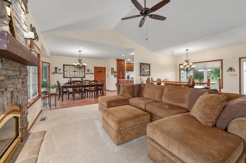 20707 Sunset Rg, Rose Hill, KS 67133
