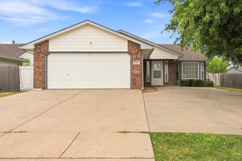 1801 Smithmoor St, Wichita, KS 67207