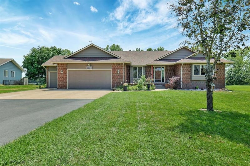 2005 Pine Bay St, Wichita, KS 67216
