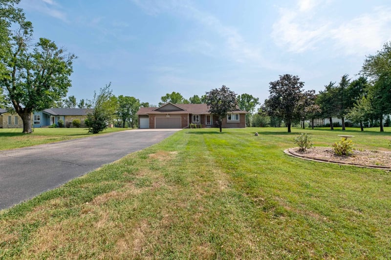 2005 E Pine Bay St, Wichita, KS 67216