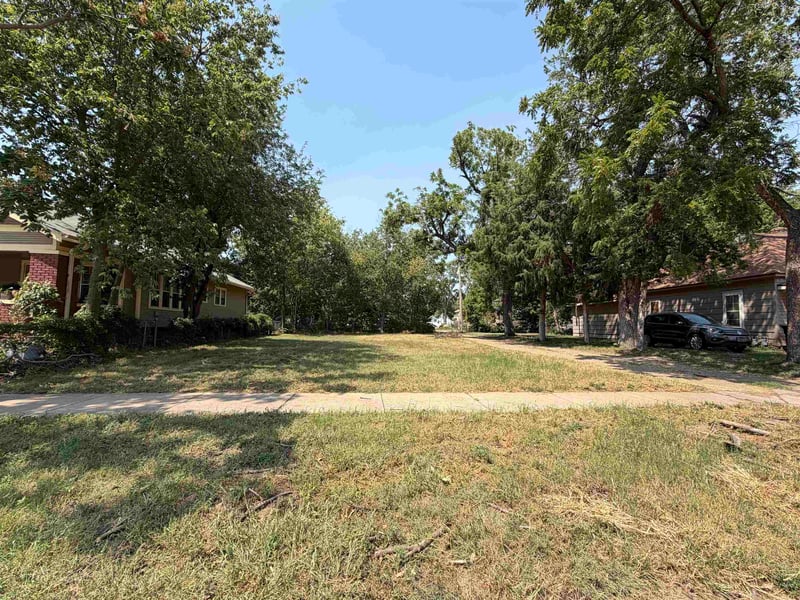 234 Phillips Ave, Salina, KS 67401
