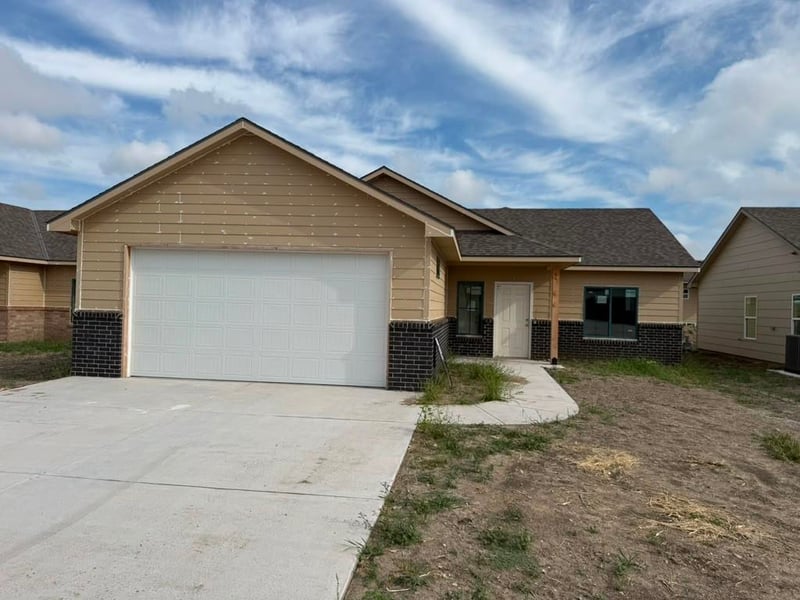 5103 N Toben Ct, Bel Aire, KS 67226