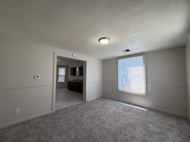 109 West Pl, Salina, KS 67401
