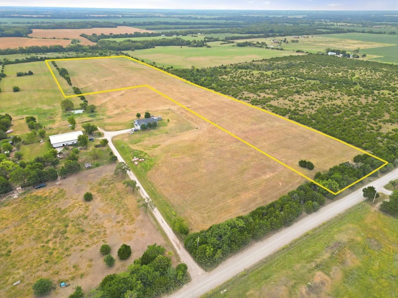 000 51st Rd, Douglass, KS 67039