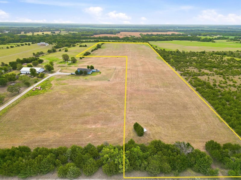 000 51st Rd, Douglass, KS 67039