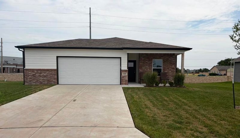 1608 Casey, Newton, KS 67114