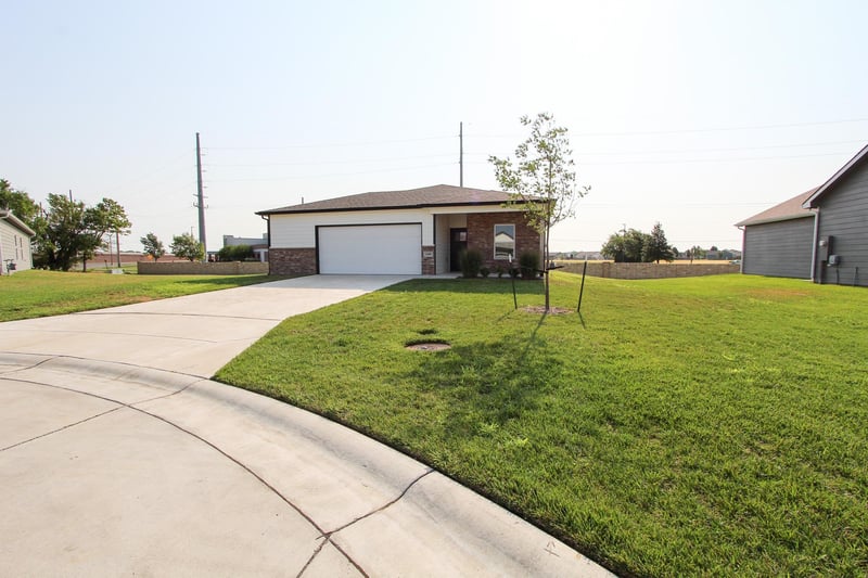 1608 Casey, Newton, KS 67114