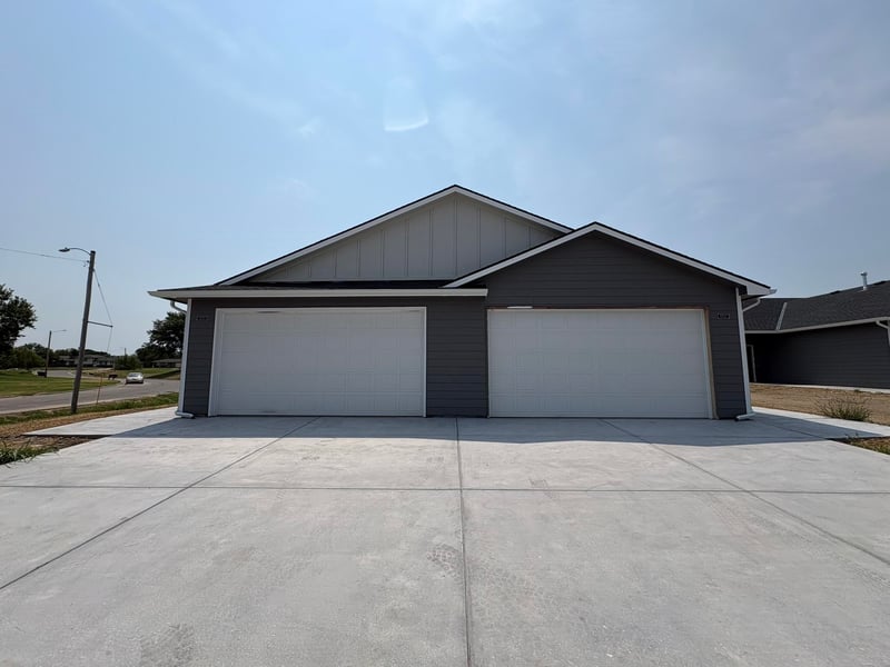 2973 Bunker Hill Ct #100 & #200, Wichita, KS 67210