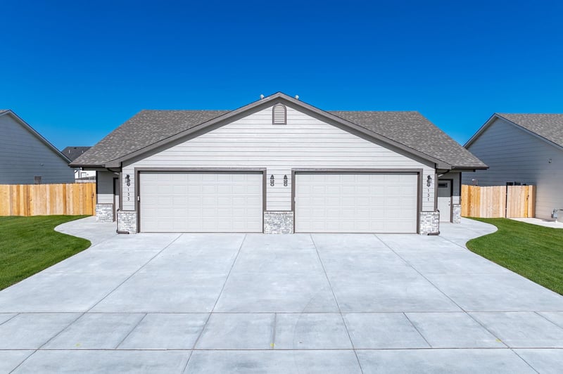 9131 9133 Chris Ct, Bel Aire, KS 67226