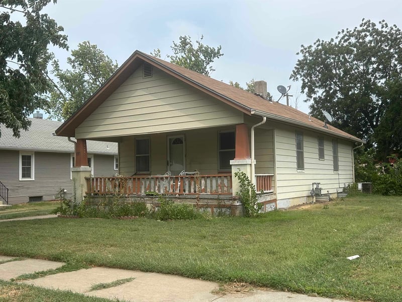 853 Sheridan , Salina, KS 67401