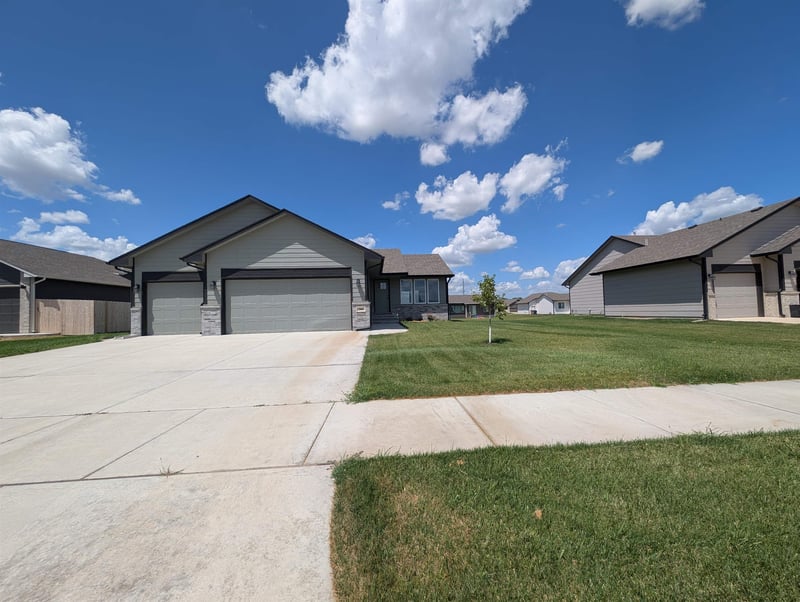 200 E Anniston Ct, Derby, KS 67037