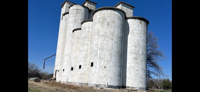 00000 Gypsum Ave, Gypsum, KS 67448