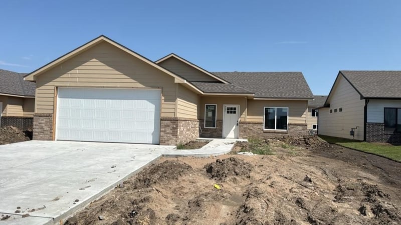 8992 Joshua St, Bel Aire, KS 67226